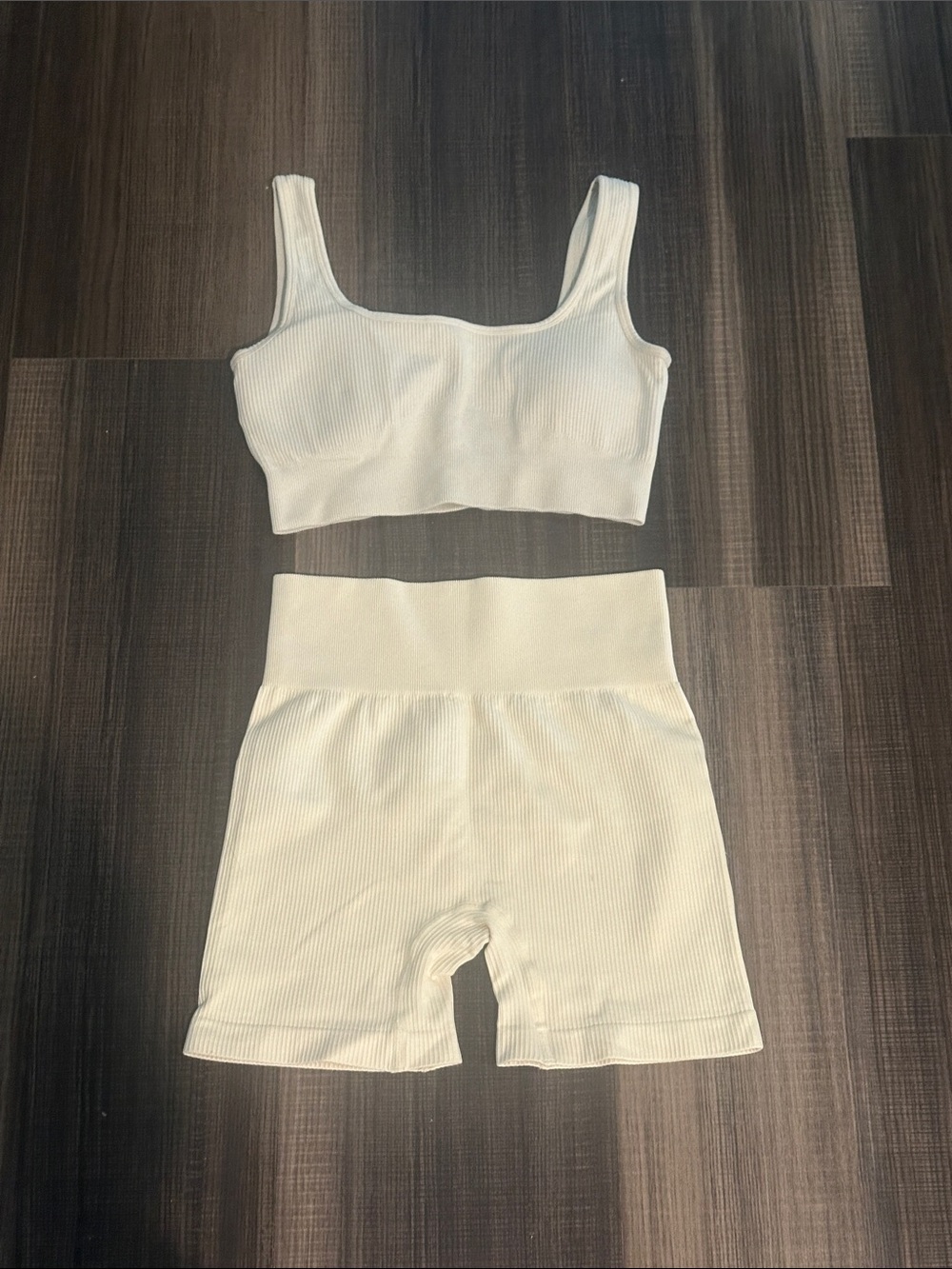 Ribbed Cream Workout Set - Scoop Neck Bra & Biker Shorts